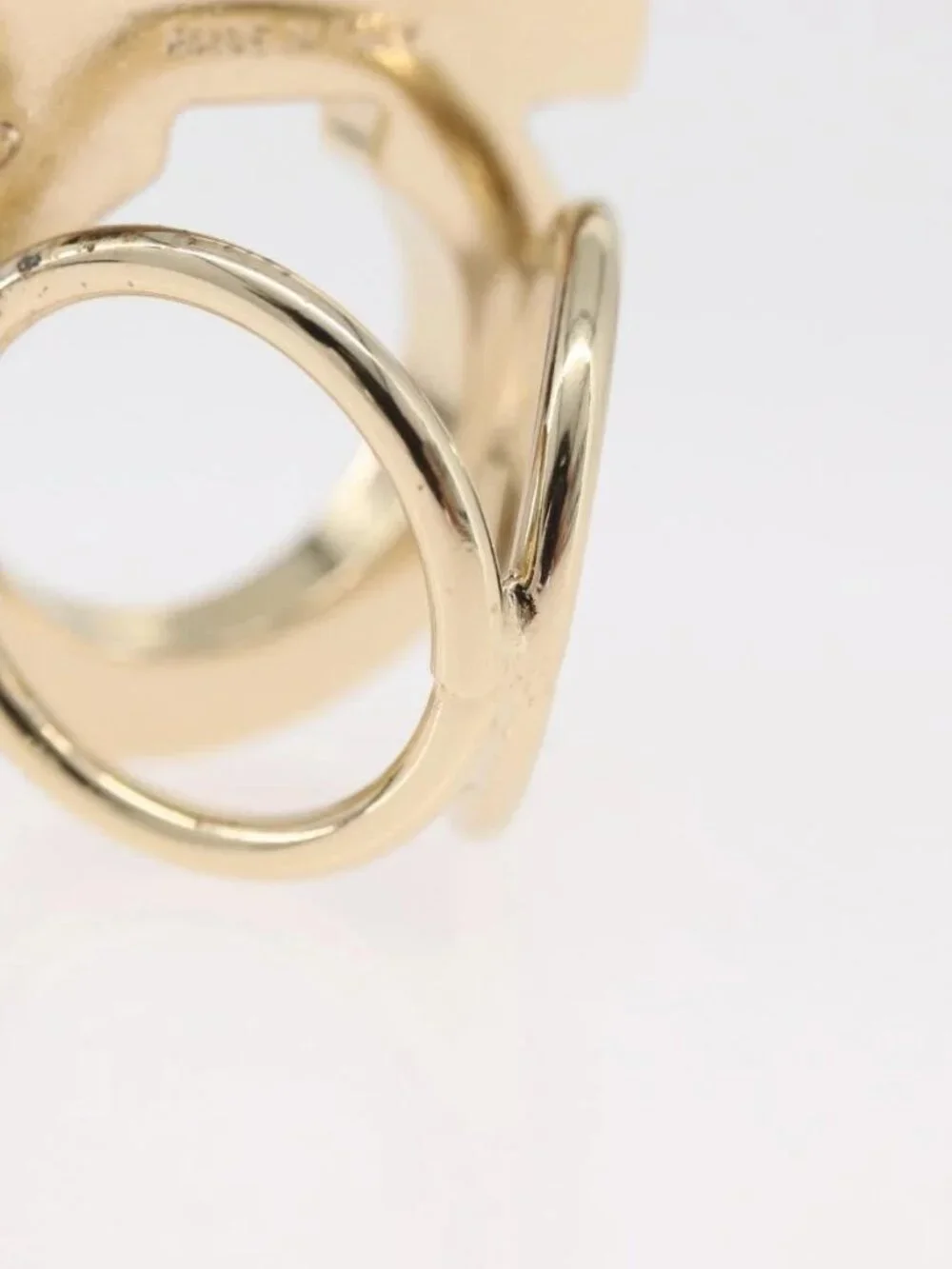 Salvatore Ferragamo Gancini Ring metal Gold Auth 174694A